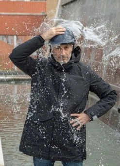 Couvre Casque Vélo Imperméable - Tucano Urbano -Accessoires vélo Soldes couvre casque velo impermeable tucano urbano 3