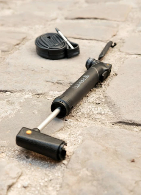 Mini Pompe à Vélo Peakini 2 - Topeak 1 Mini Pompe à Vélo Peakini 2 - Topeak