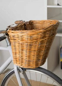 Panier Avant En Rotin Darcy - Basil -Accessoires vélo Soldes panier avant en rotin basil darcy 1
