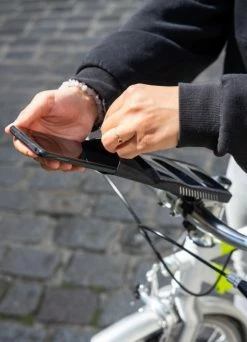 Porte-téléphone étanche Vélo - SP Connect -Accessoires vélo Soldes porte telephone etanche velo sp connect 2