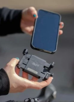 Support-smartphone Vélo Ajustable - SP Connect 7 Support-smartphone Vélo Ajustable - SP Connect -Accessoires vélo Soldes support smartphone velo ajustable sp connect 2